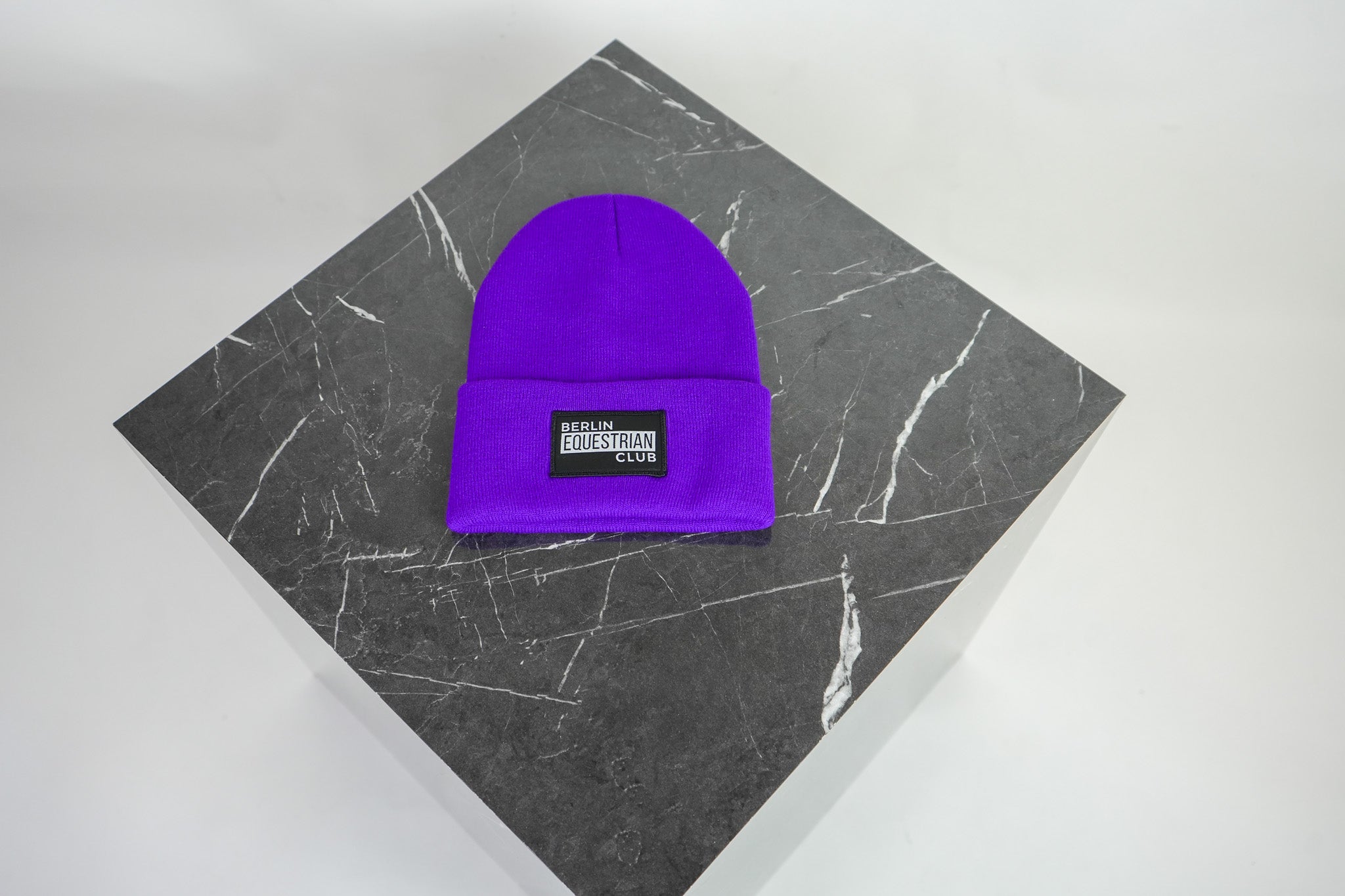 Beanie "BEC" lila